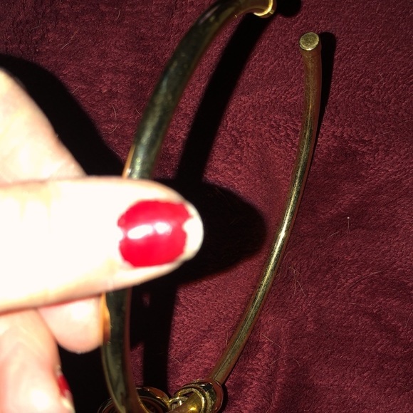 Floating puffed HEART gold tone flexible choker W/ reversible heart pendant - Picture 12 of 16